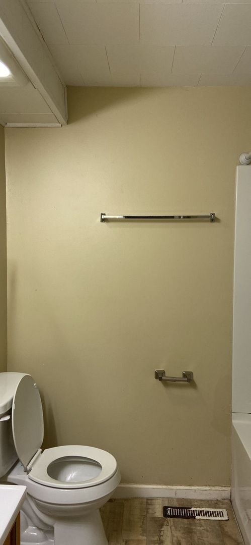 Building Photo - 2 BR/1.5 Bath Single Family Home In Goshen!