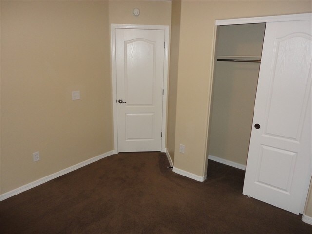 Building Photo - 257 W Paseo Celestial