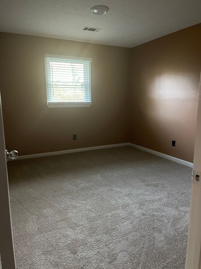 Building Photo - Newnan Duplex