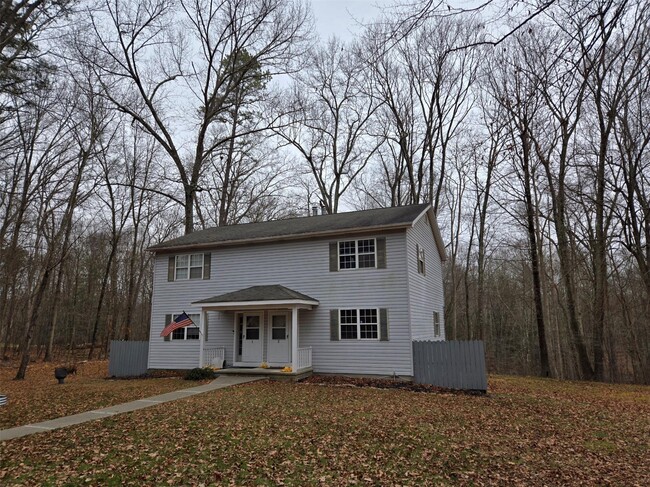 Building Photo - 7 Hemlock