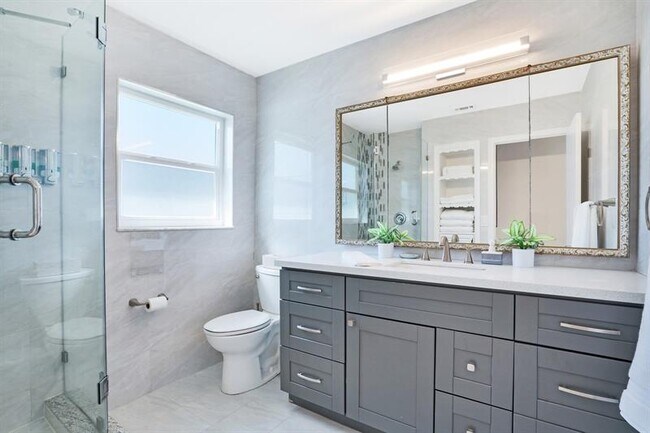 Building Photo - 4101 NE 24th Ave