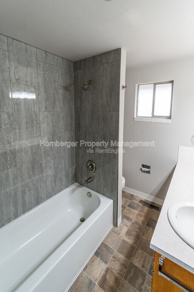 Building Photo - 11904 E 10th Ave