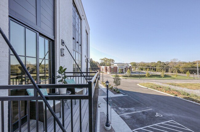 Building Photo - 1025 Southwalk Dr