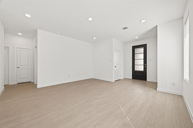 Building Photo - 6619 Sunset Velvet Dr