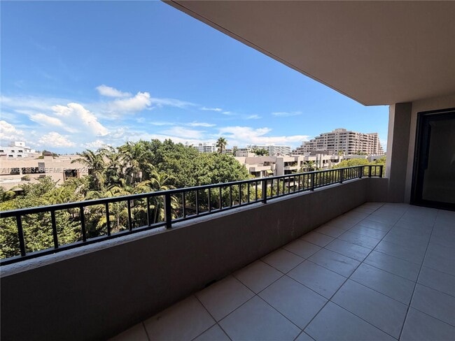 Building Photo - 151 Crandon Blvd