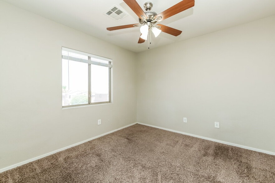 Building Photo - 10016 Bonterra Ave