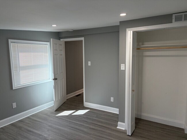 Building Photo - Fully Renovated 3BR/2BA Corner Twin Home-Move in Ready