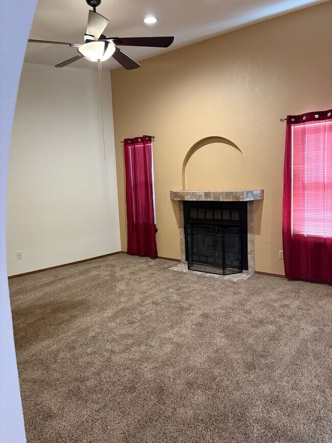 Building Photo - 3109 Las Placitas Rd