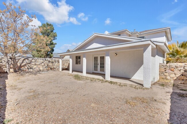 Building Photo - 10400 Valle Koki Dr