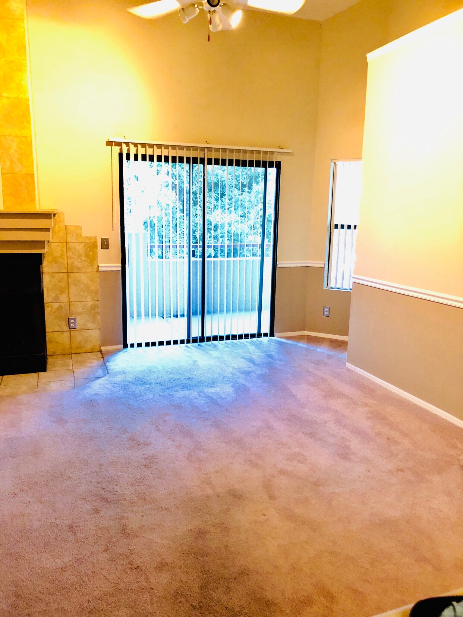 Building Photo - 4850 E Desert Cove Ave