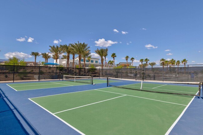 Building Photo - LUX HOME PALM DESERT RESORT LIVING