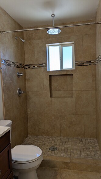 Building Photo - 427 East Waverly Street