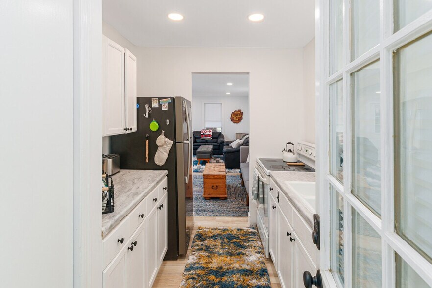 Building Photo - 10904 NY-73 Scenic