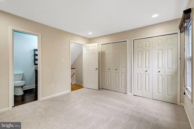 Building Photo - 8482 Springfield Oaks Dr