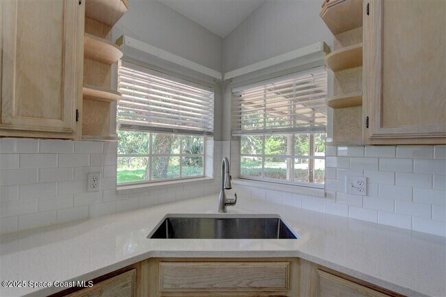 Building Photo - 4240 Wood Haven Dr