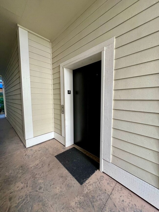 Building Photo - Spacious 2 Bedroom Condo in Fairhaven!