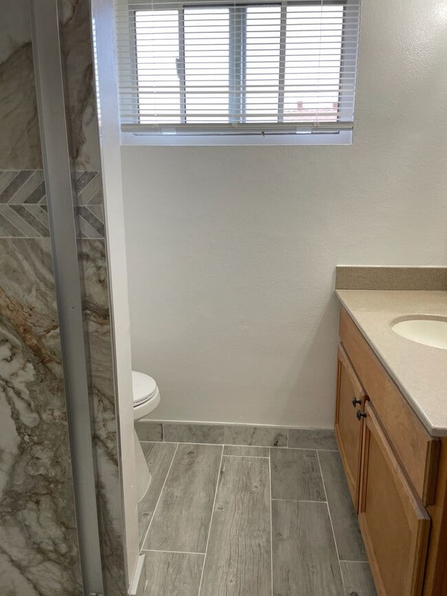 Building Photo - 1 bed 1 bath in Fullerton