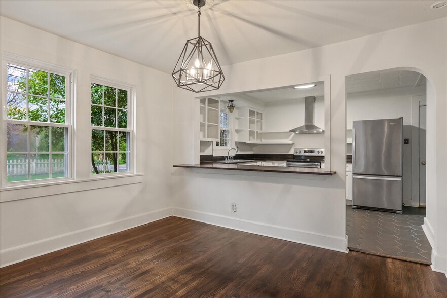 Building Photo - 3232 Fairmont Blvd