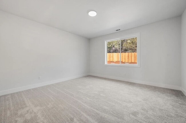 Building Photo - Coming Soon – Modern 3 Bedroom, 2 bath Home!