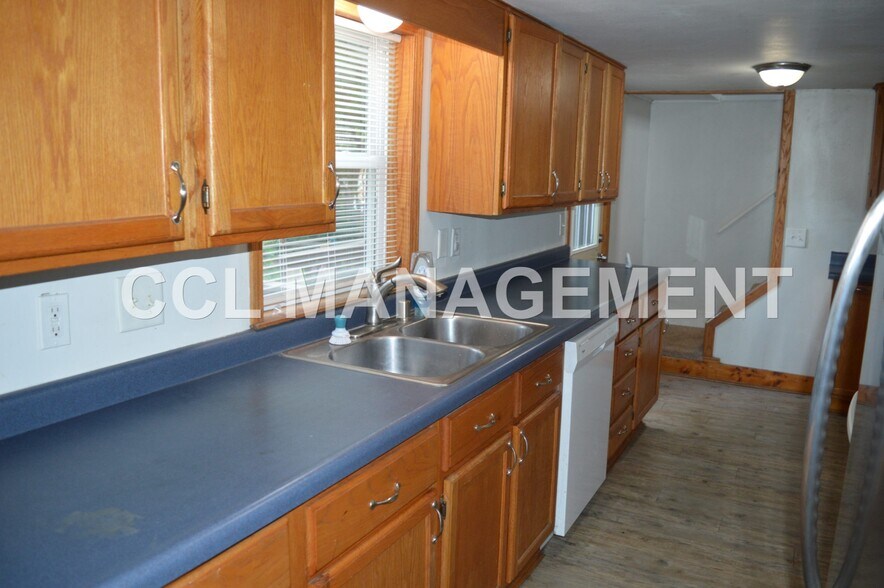 Building Photo - 1717 Loftsgordon Ave