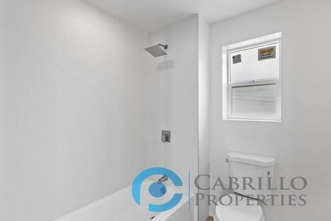 Building Photo - 4571 North Ave