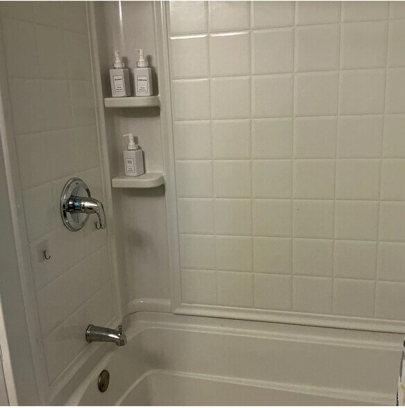 upstairs bathroom shower - 116 Cardinal Dr
