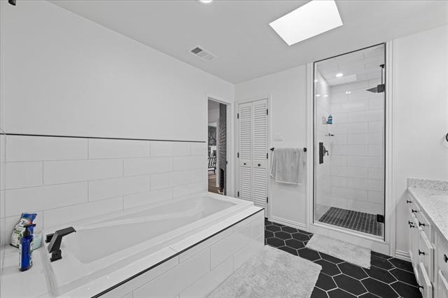 Building Photo - 3925 Greenhills Ct