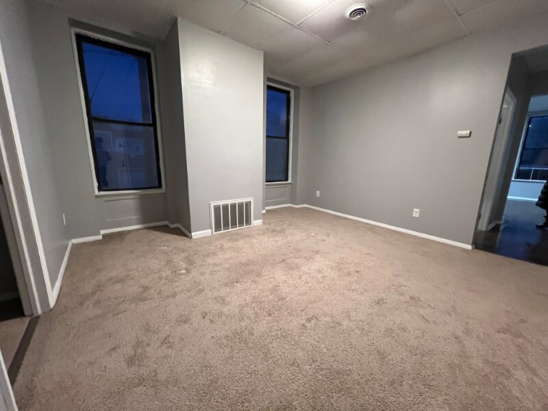 Building Photo - 1 Russell Pl