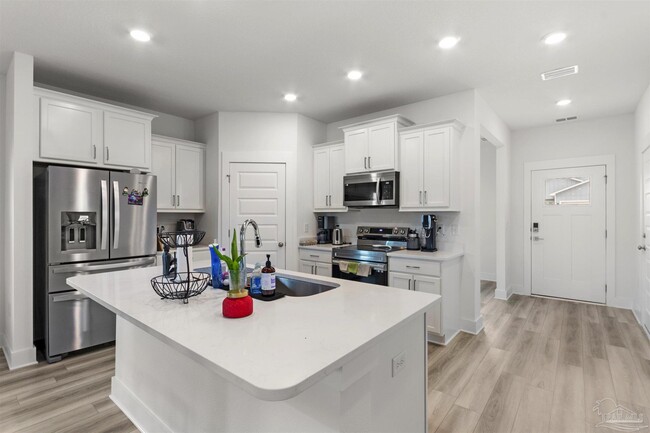 Building Photo - 6672 Paso Fino Dr