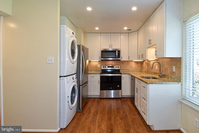 Building Photo - 1809 Westwind Way