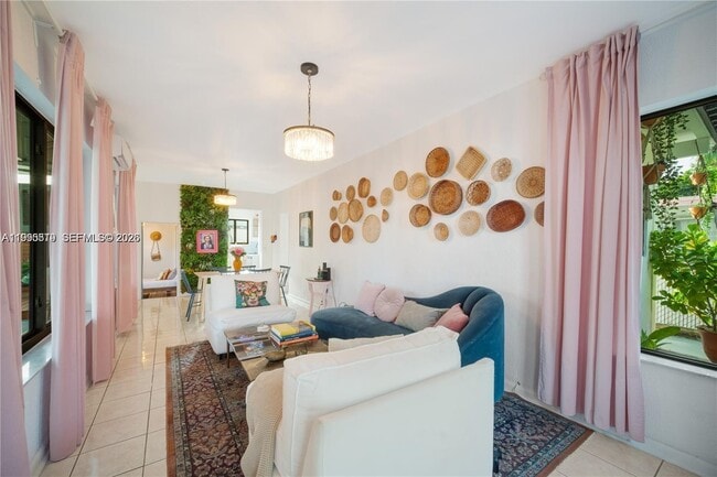 Building Photo - 13654 NE 20th Pl