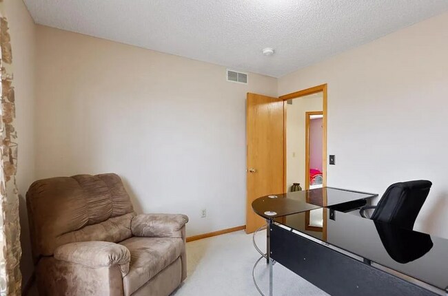 Building Photo - 2142 Groveland Way