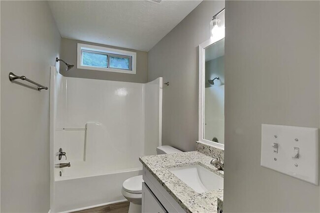Building Photo - 6161 Longwood Chase