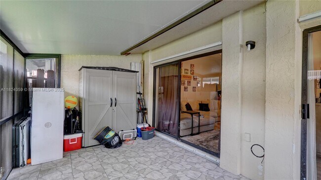 Building Photo - 110 SW 97th Ave