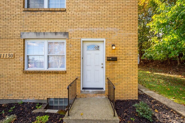 Building Photo - AVAILABLE FOR AUGUST 7TH!! Don't miss this FANTASTIC 1-bedroom in Penn Hills!