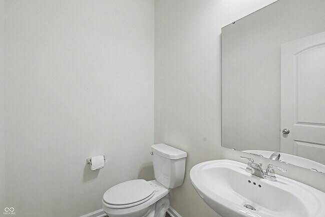 Building Photo - 5465 Dunhaven Rd