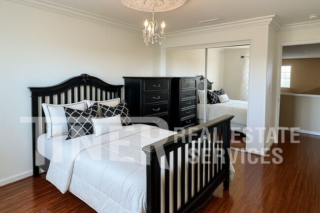 Building Photo - 3576 Hume St