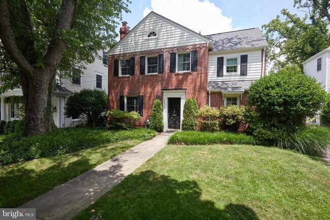 Primary Photo - 4811 Drummond Ave