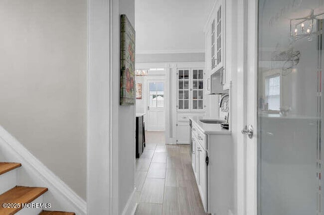 Building Photo - 137 E Bergen Pl