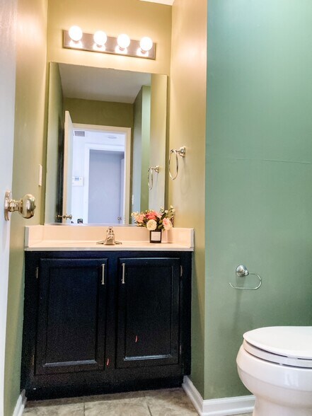 First floor bathroom - 10018 70th St