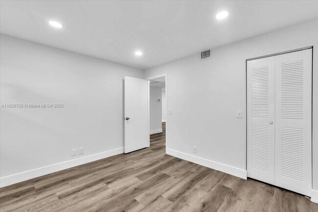 Building Photo - 1201 SW 128th Terrace