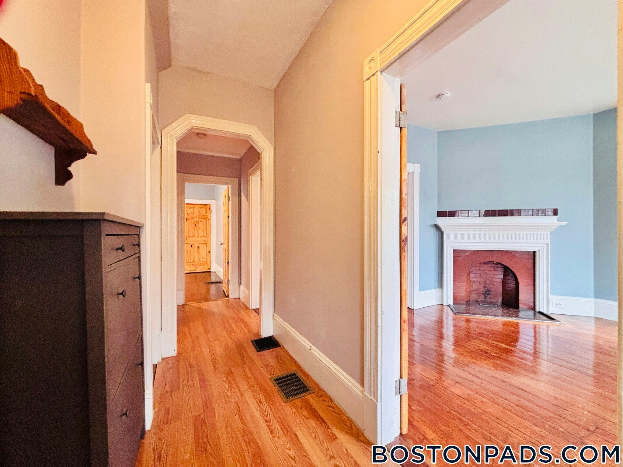 Building Photo - 52 Harvest St