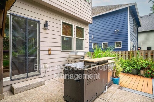 Building Photo - 7981 SW Kelso Ct