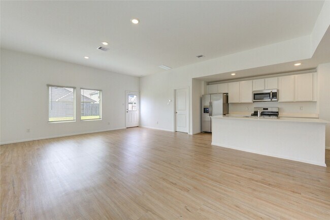Building Photo - 3418 Spanish Oak Ln