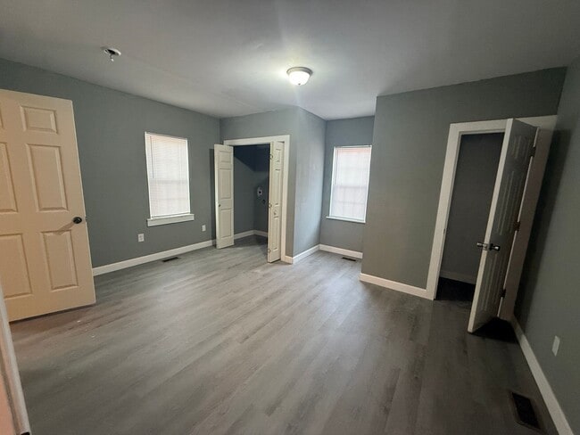 Building Photo - 709 Denby St SW