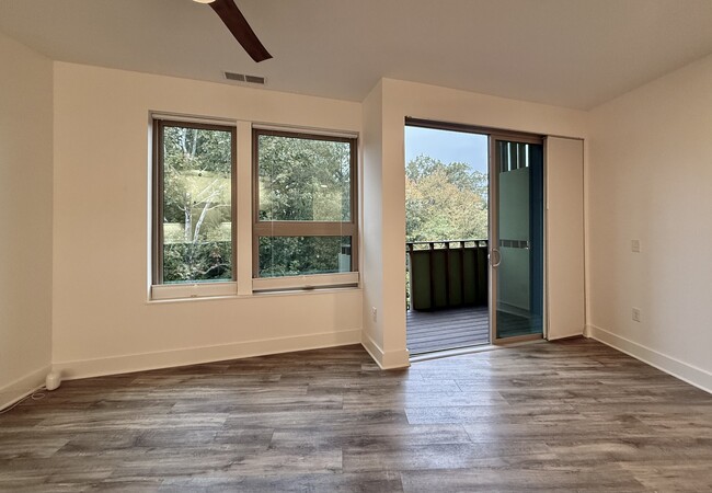 Building Photo - 610 Trent Dr