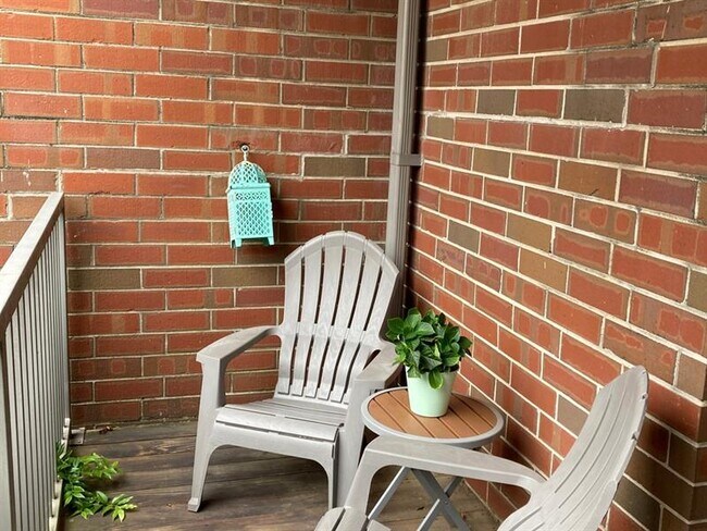 Building Photo - 385 Ralph McGill Blvd NE