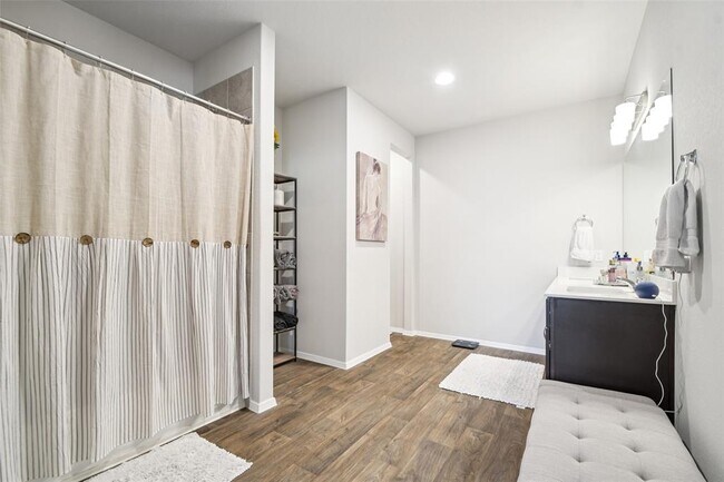 Building Photo - 5525 Sacra Cv