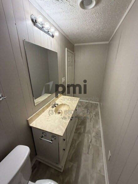 Building Photo - 9819 Bishop Ct