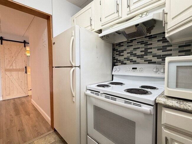 Building Photo - 995 Massachusetts Ave